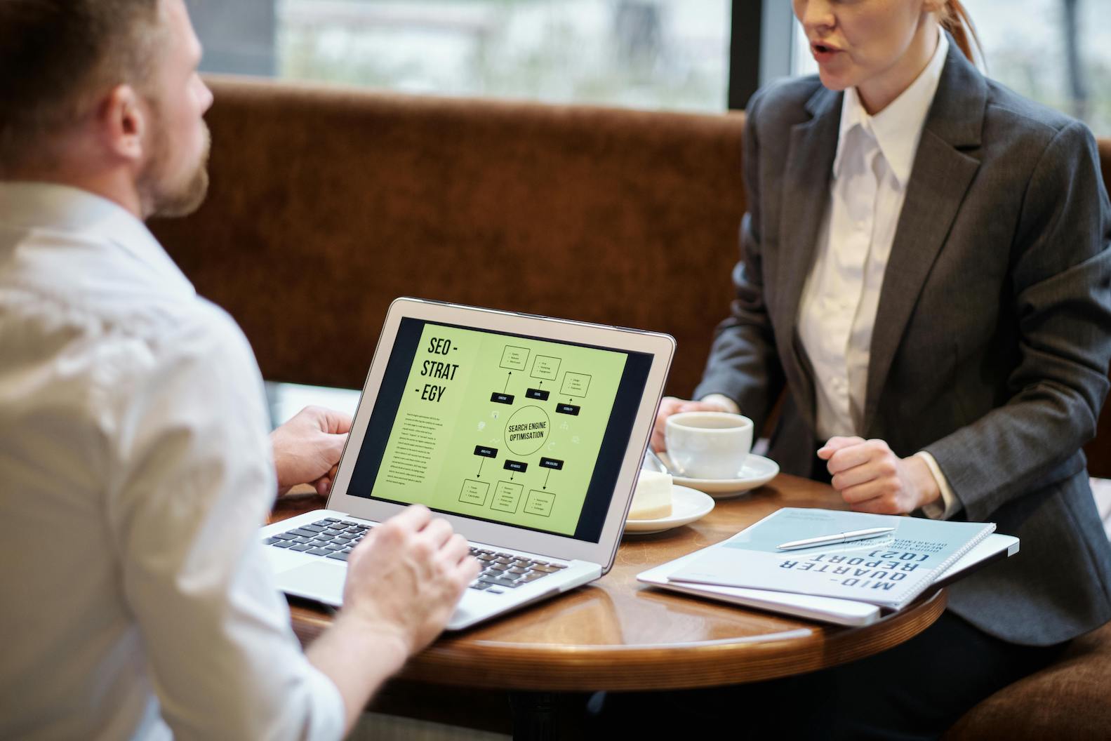 Marketing Consultant vs Fractional CMO Luxembourg
