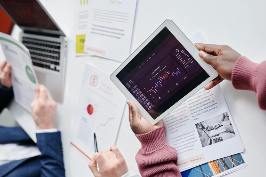 Marketing Consultant vs Fractional CMO Luxembourg