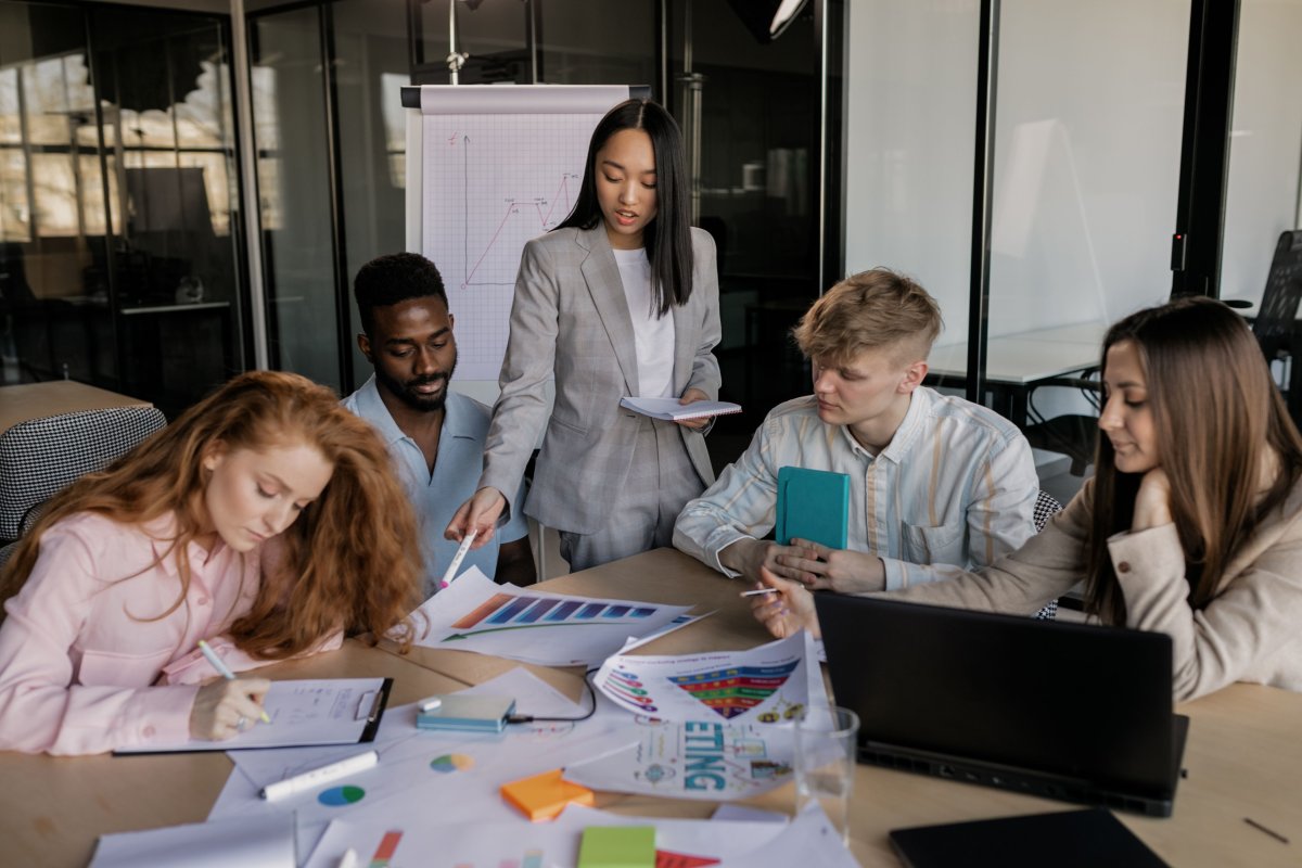 How to generate B2B leads without sales team